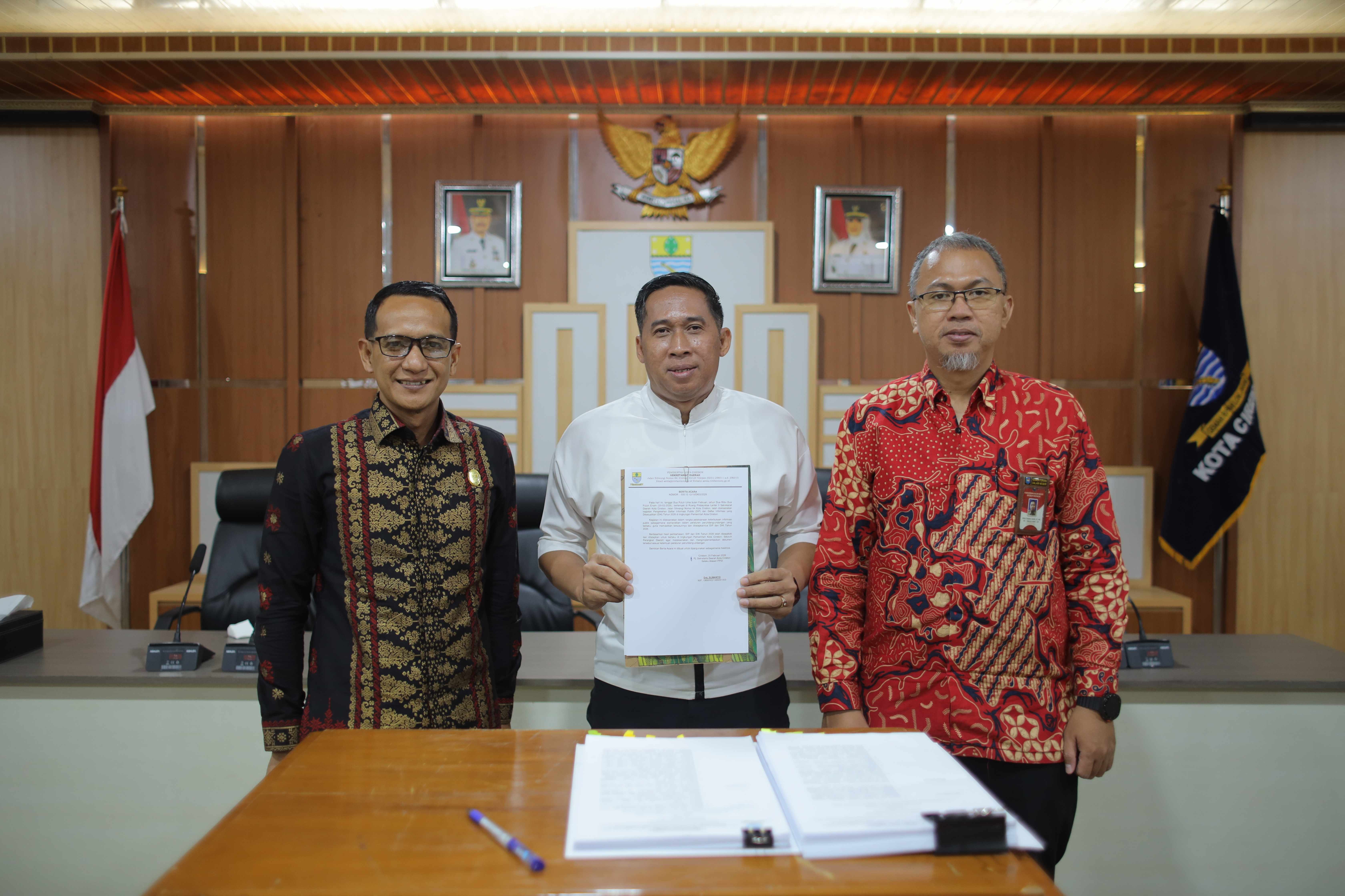 Pemkot Cirebon Perkuat Keterbukaan Informasi dan Pengelolaan Pengaduan Melalui Pengesahan DIP-DIK 2026