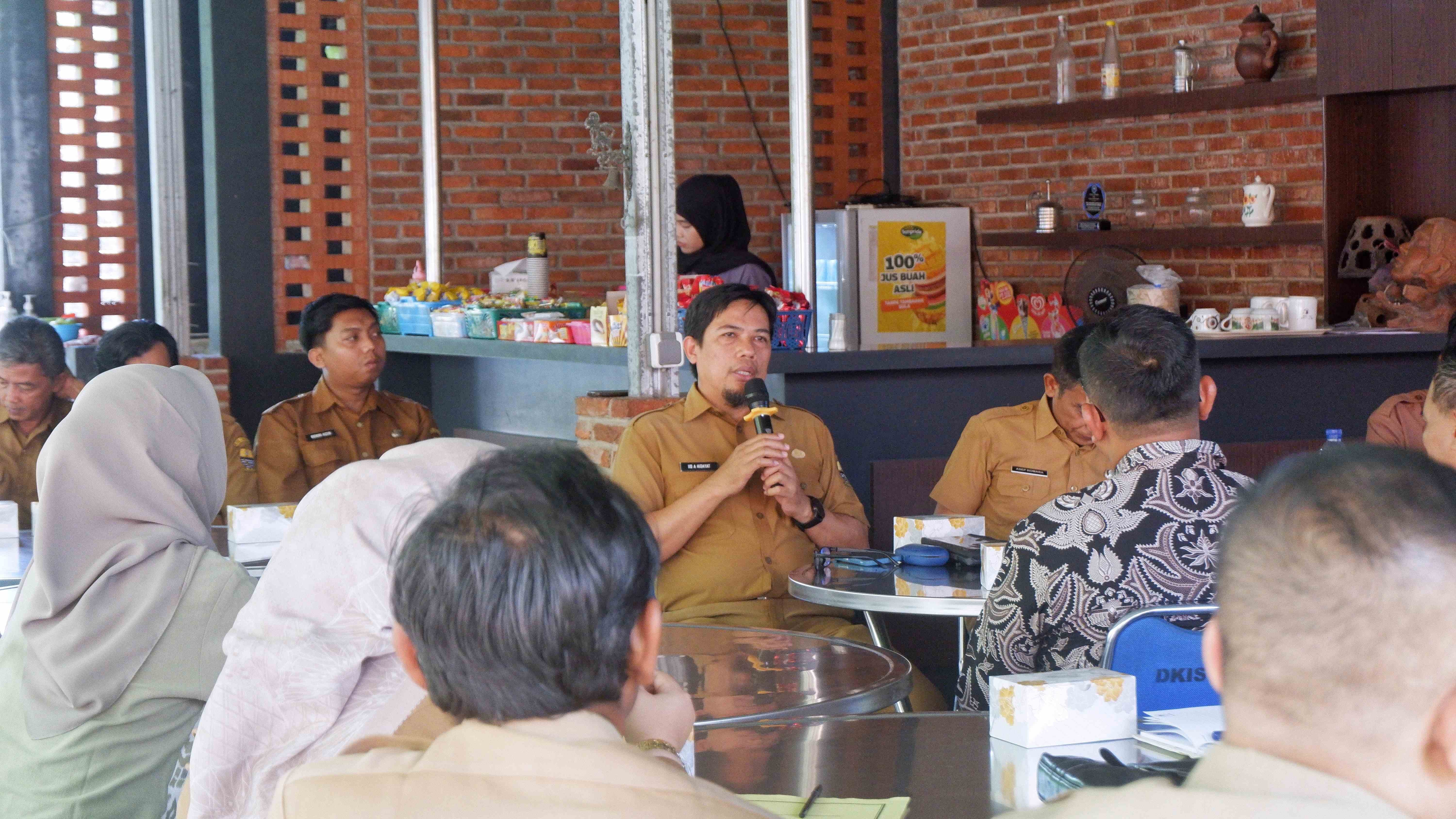 Bahas Penataan Kabel Optik, DPRD Kabupaten Madiun Kunjungi DKIS Kota Cirebon