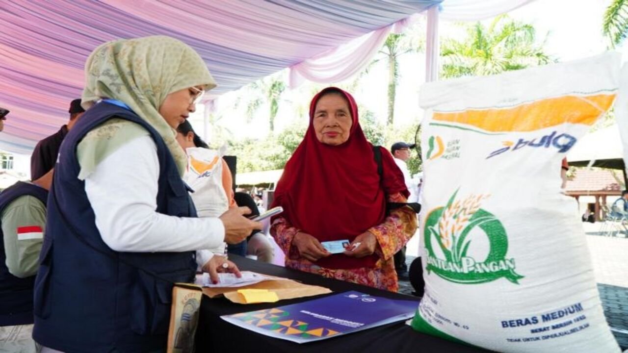 Program Bantuan Sosial Prioritas 2025: Penerima, Skema, dan Tantangan di Lapangan