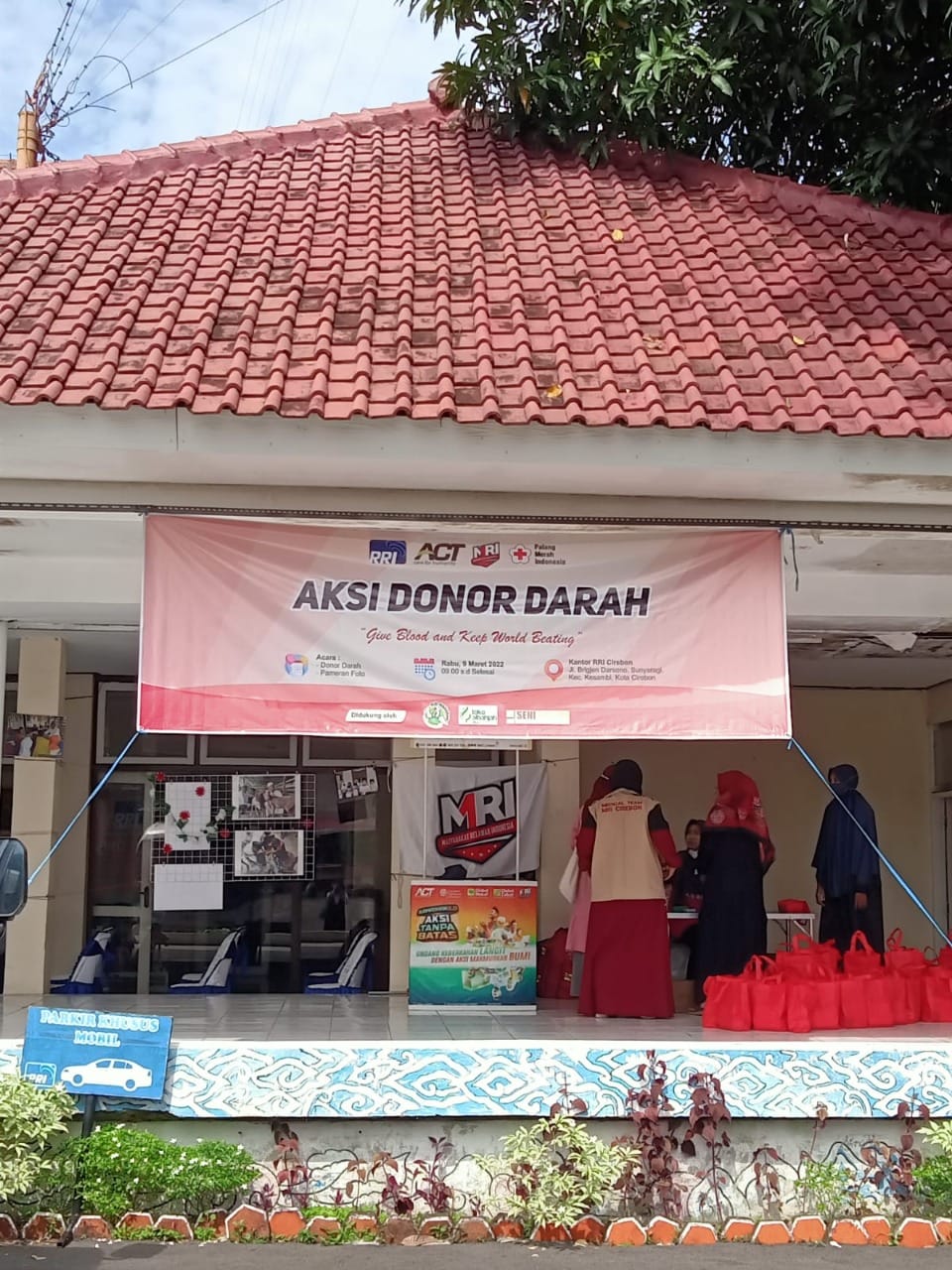 Give Blood and Keep World Beating