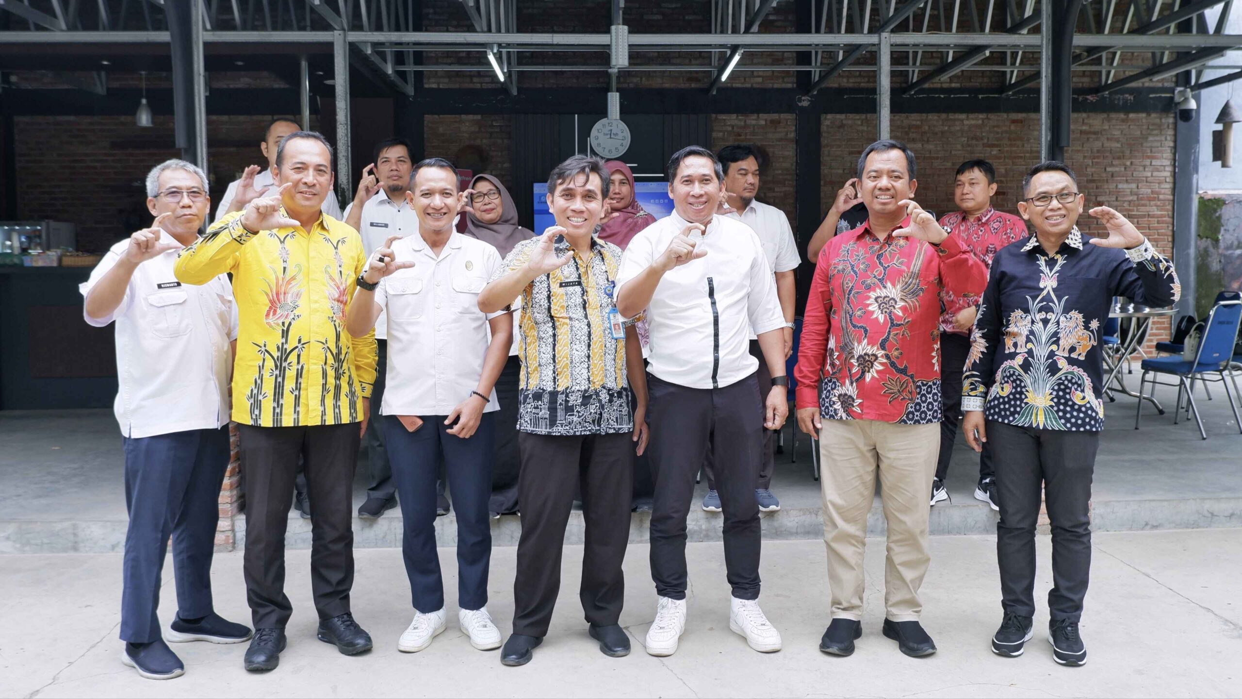 Diskominfo Kabupaten Magetan Tingkatkan Kapasitas Statistik melalui Studi Tiru di Kota Cirebon
