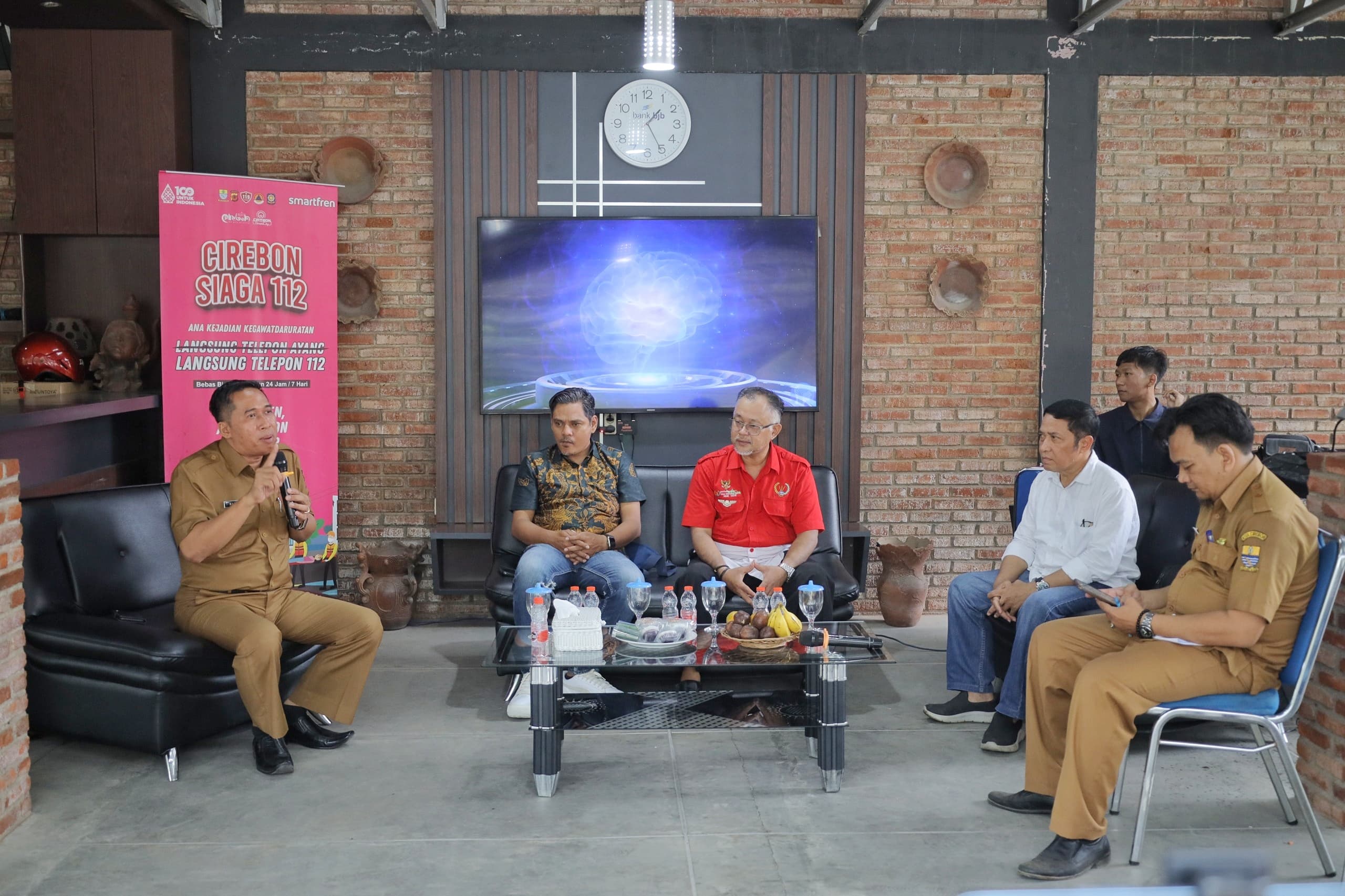 Diskusi Panel DKIS Kota Cirebon: Pengelolaan Media dan Manajemen Krisis untuk Perkuat Komunikasi Publik