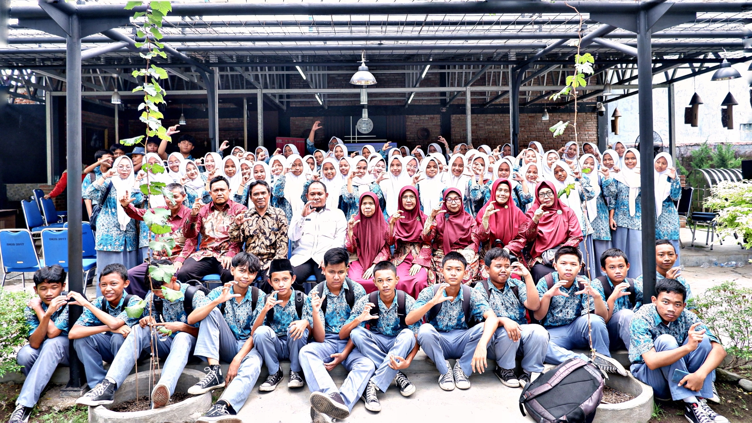DKIS Kota Cirebon Terima Kunjungan MAN 1 Kota Cirebon: Edukasi Literasi Digital dan Penggunaan Media Sosial yang Bijak