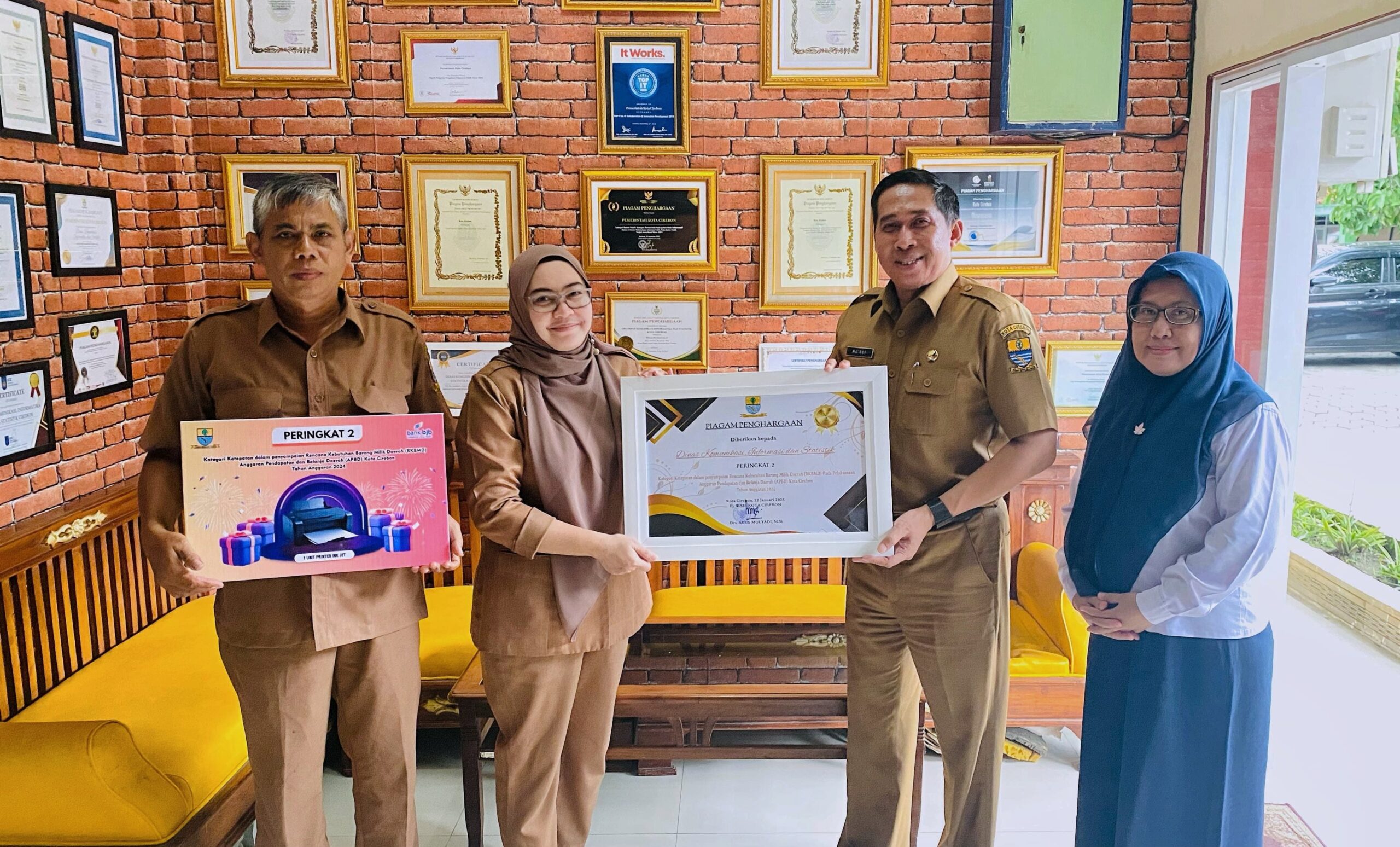 Prestasi di Bidang Pengelolaan Aset, DKIS Kota Cirebon Sabet Juara 2 Ketepatan Penyampaian RKBMD