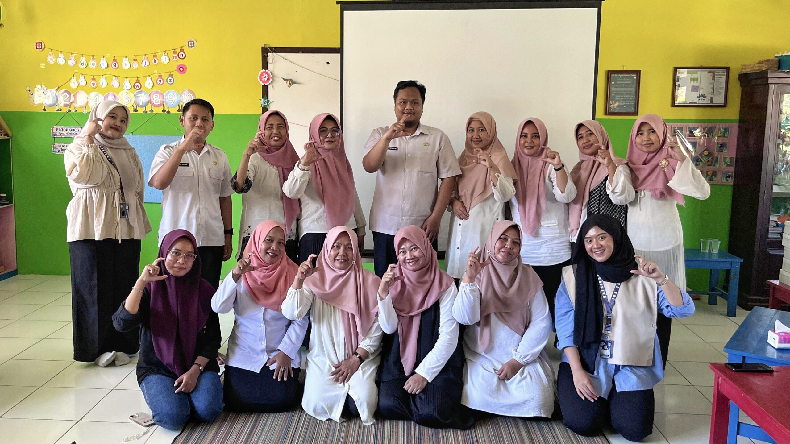 Pelatihan Coding dan AI bagi Guru TK: DKIS Kota Cirebon Dorong Literasi Digital Sejak Usia Dini