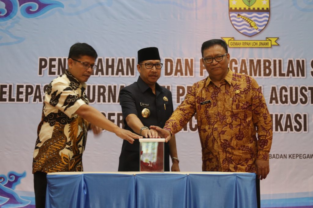Pemda Kota Cirebon Launching Aplikasi Sampean dan Website Smart City