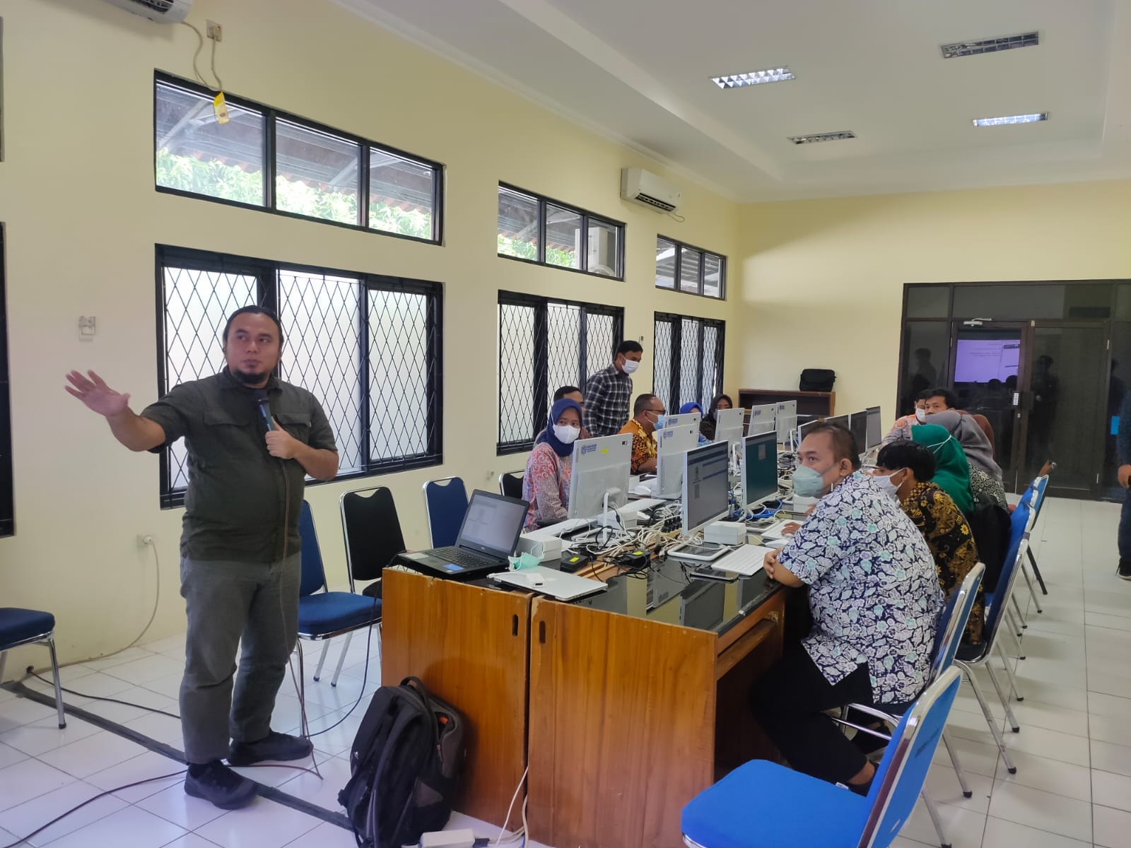 Bimtek Aplikasi Sedulur, Isun, dan Kantor Kula Untuk Kecamatan Kejaksan