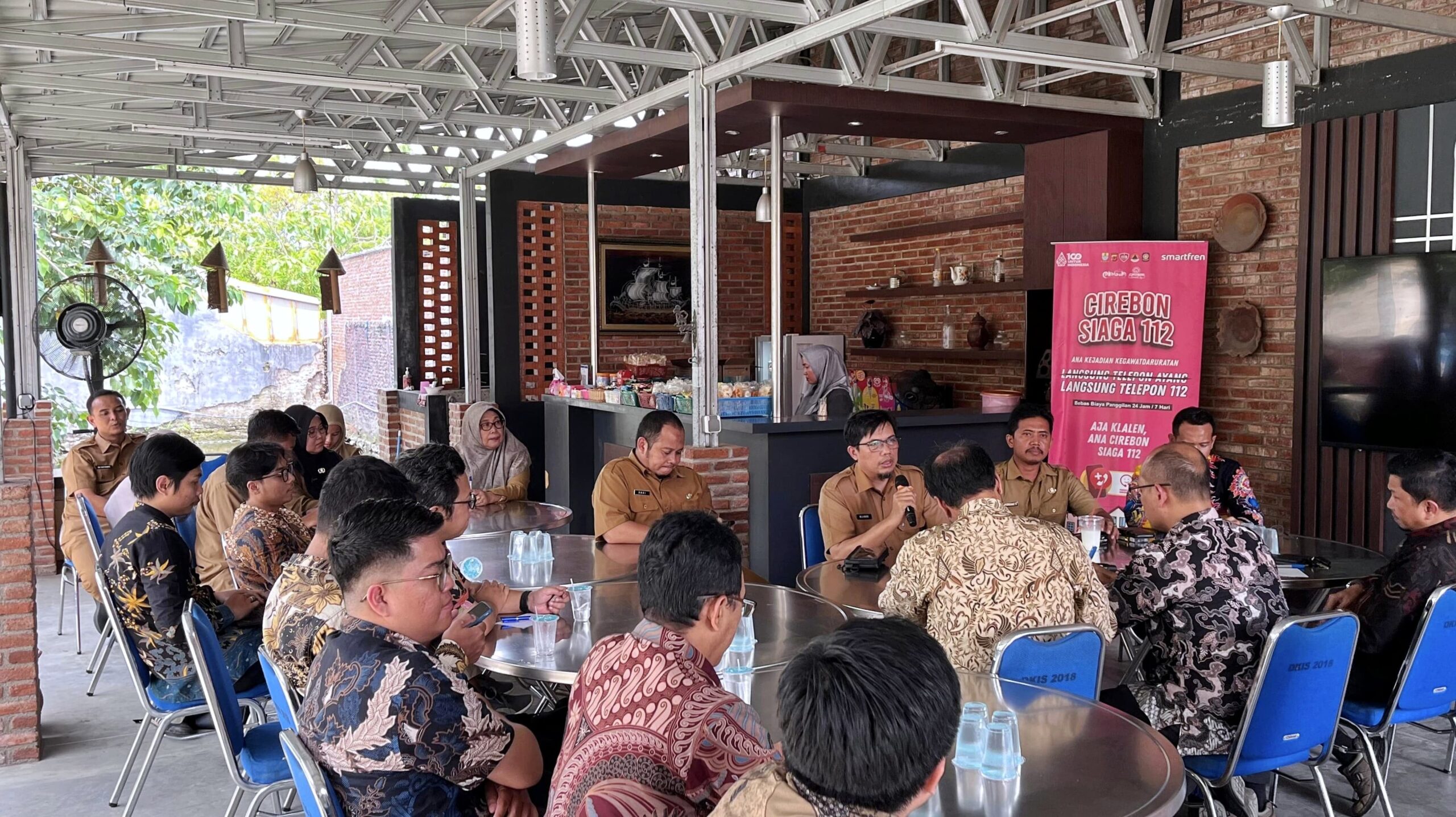 Diskominfo Kota Cimahi Dalami SPBE, Smart City, dan Peran Komisi Informasi bersama DKIS Kota Cirebon
