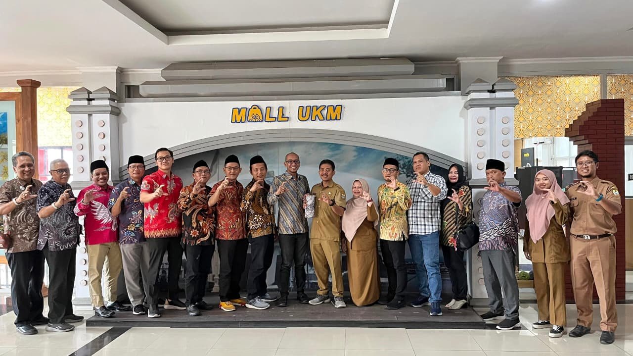 DPRD Kota Pekalongan Kunjungi DKIS Kota Cirebon Bahas Penyelenggaraan Kota Cerdas