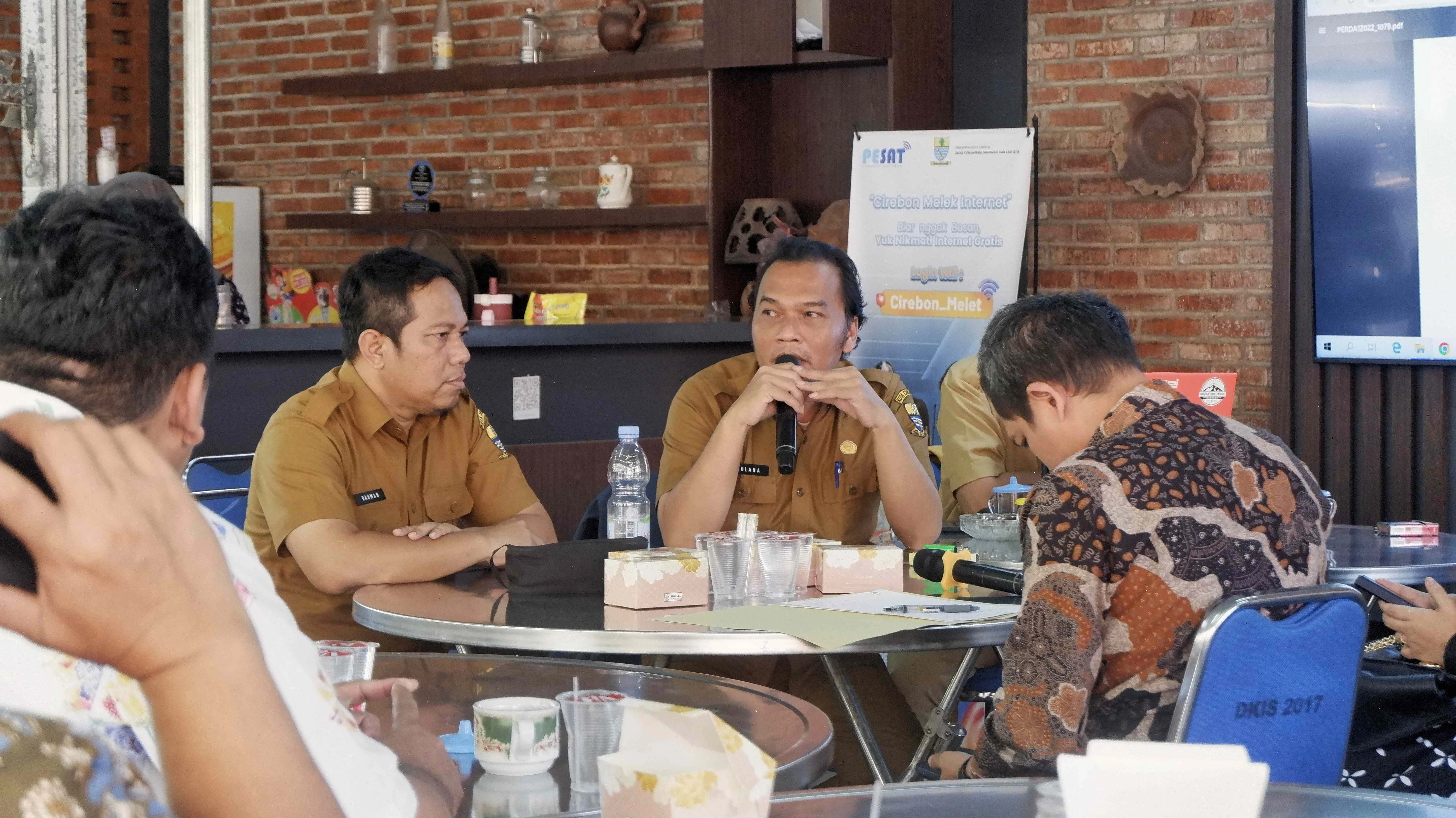 DKIS Kota Cirebon Terima Kunjungan DPRD Kota Semarang Bahas Penataan Jaringan Utilitas Kabel