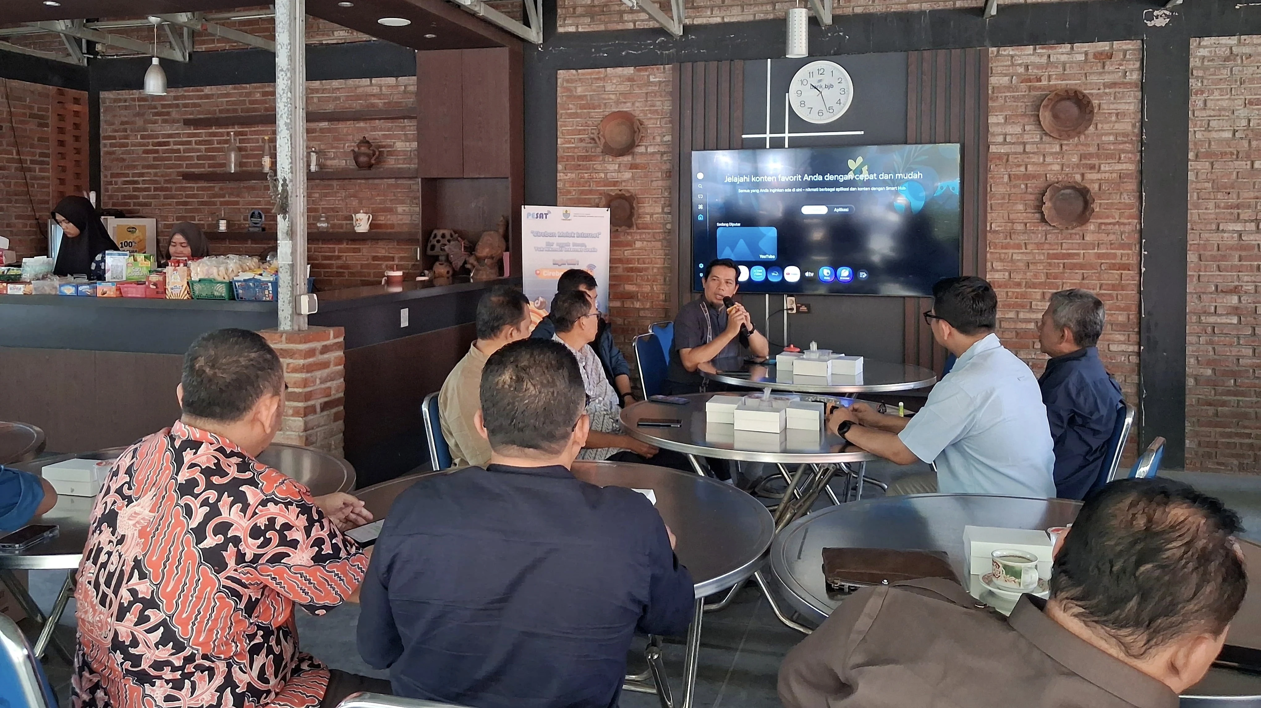 Transformasi Digital untuk Penguatan Layanan Publik, DPRD Jepara Kunjungi DKIS Kota Cirebon